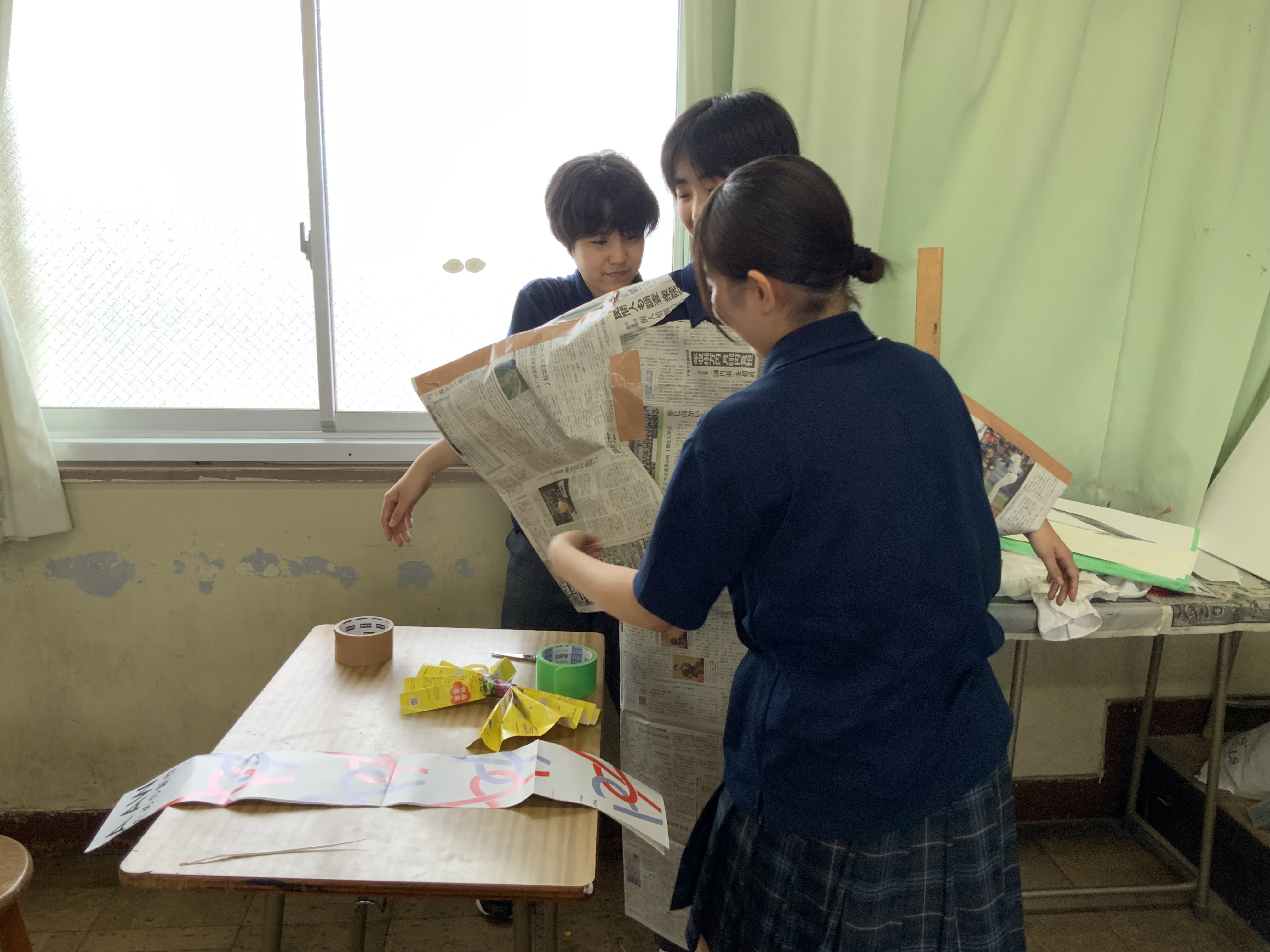 美術新聞ドレス (6)